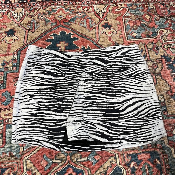 NWOT THE ATTICO Cloe Mini Skirt in White & Black - Picture 5 of 9